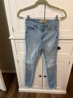 Hollister High Rise Super Skinny Jeans Light Wash W26 L28 Indie Clean Girl Y2K